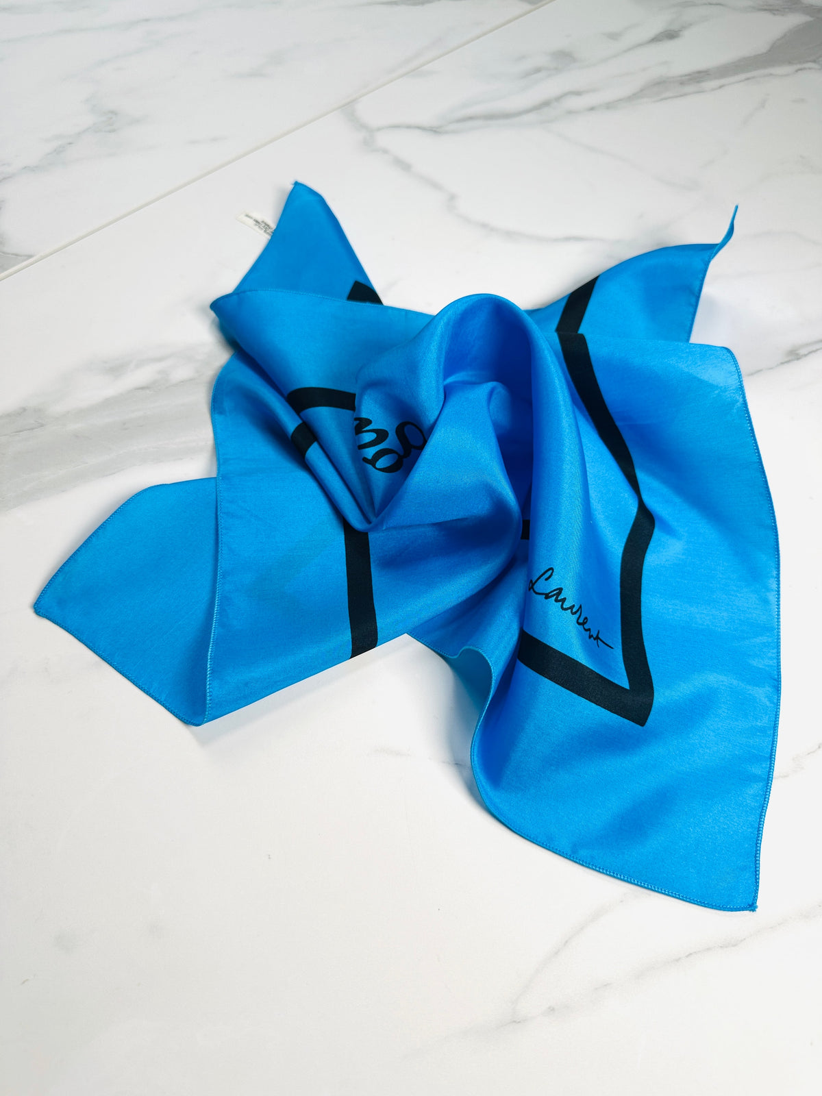 Mini Foulard en Soie Bleu Vintage Authentique Yves Saint Laurent Rive Gauche