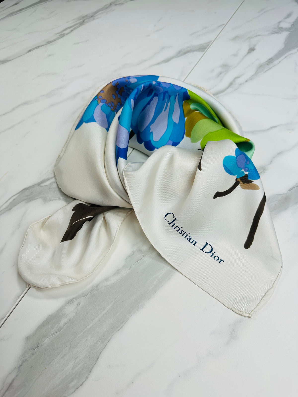 Foulard en soie vintage authentique Christian Dior ivoire et bleu à motif floral