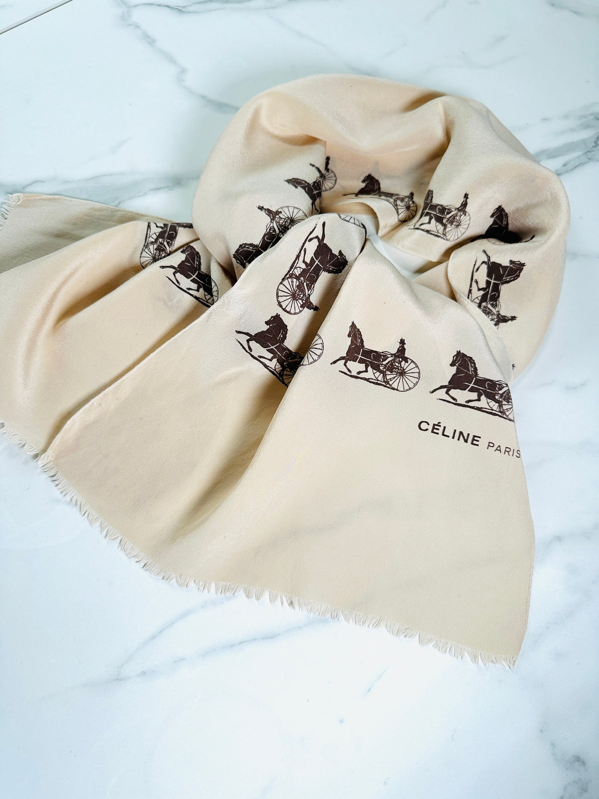Foulard Céline en soie crème et noir motif équestre vintage authentique