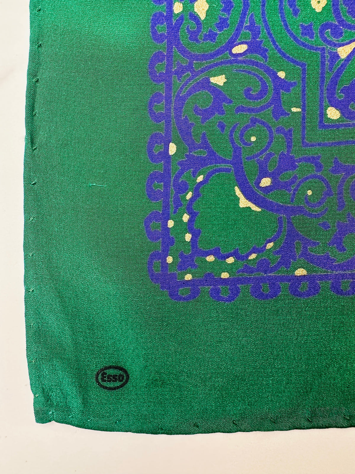 Foulard en soie vintage authentique Yves Saint Laurent vert et bleu à motif cachemire