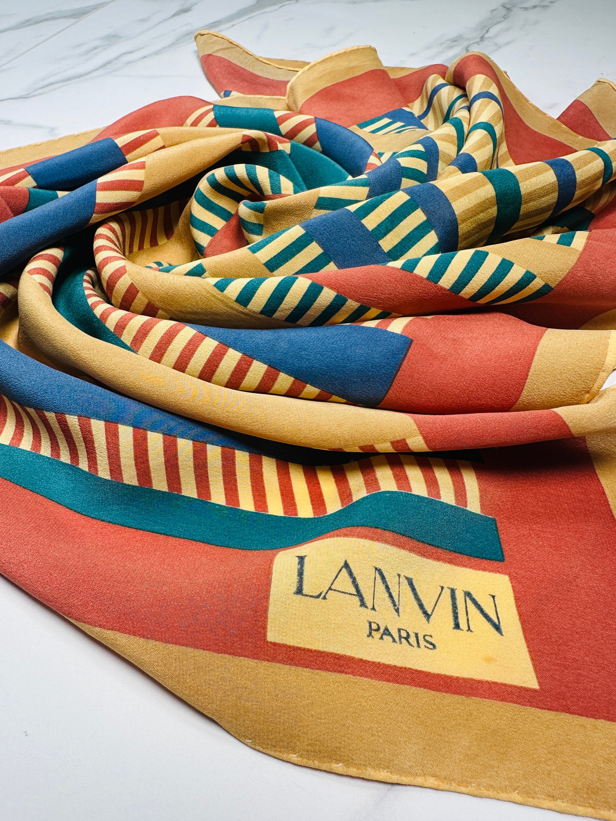 Foulard en soie vintage authentique Lanvin à motif rayé marron et beige