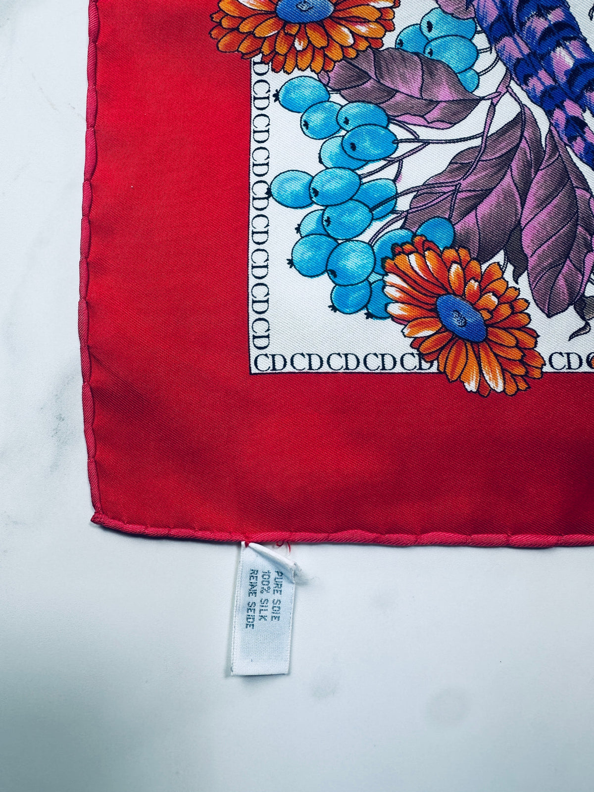 Grand foulard Christian Dior en soie rouge et blanche avec motif floral vintage authentique