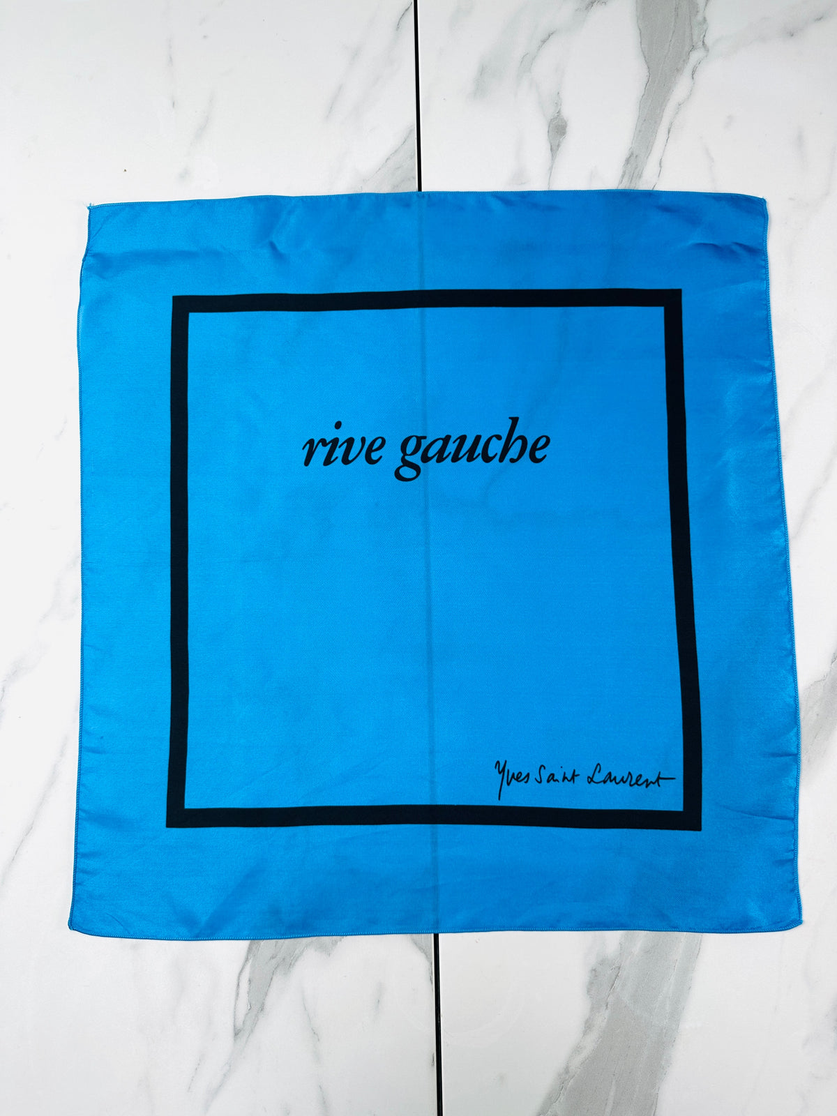 Mini Foulard en Soie Bleu Vintage Authentique Yves Saint Laurent Rive Gauche