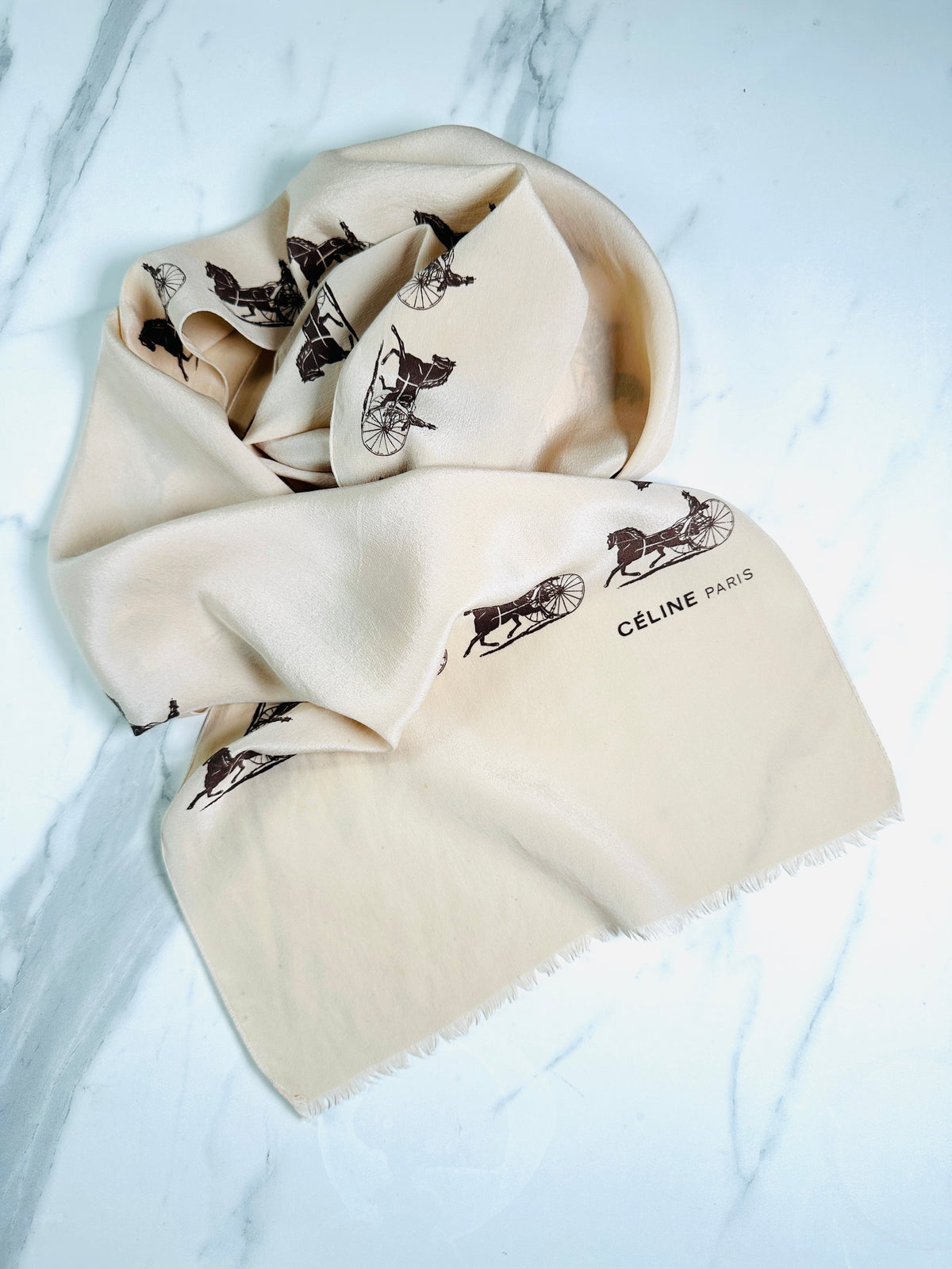 Foulard Céline en soie crème et noir motif équestre vintage authentique