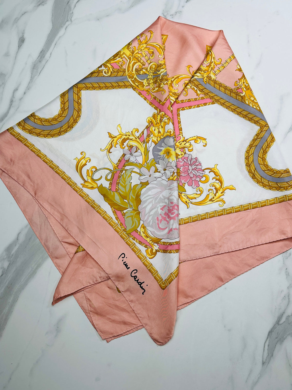 Grand foulard en soie Pierre Cardin rose et crème avec motif floral vintage authentique