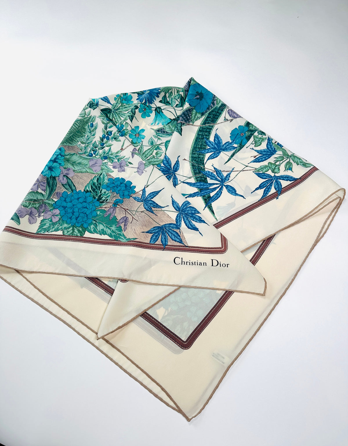 Grand carré Christian Dior en soie crème et bleu motif floral vintage authentique