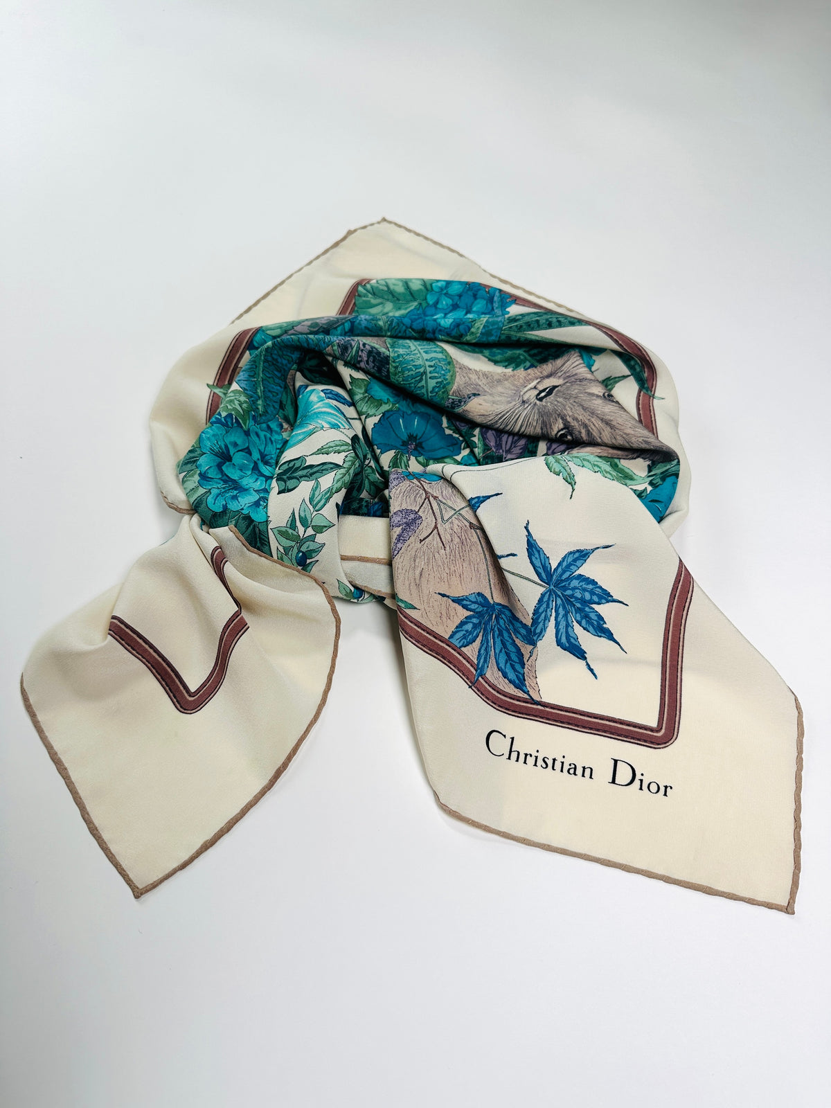 Grand carré Christian Dior en soie crème et bleu motif floral vintage authentique