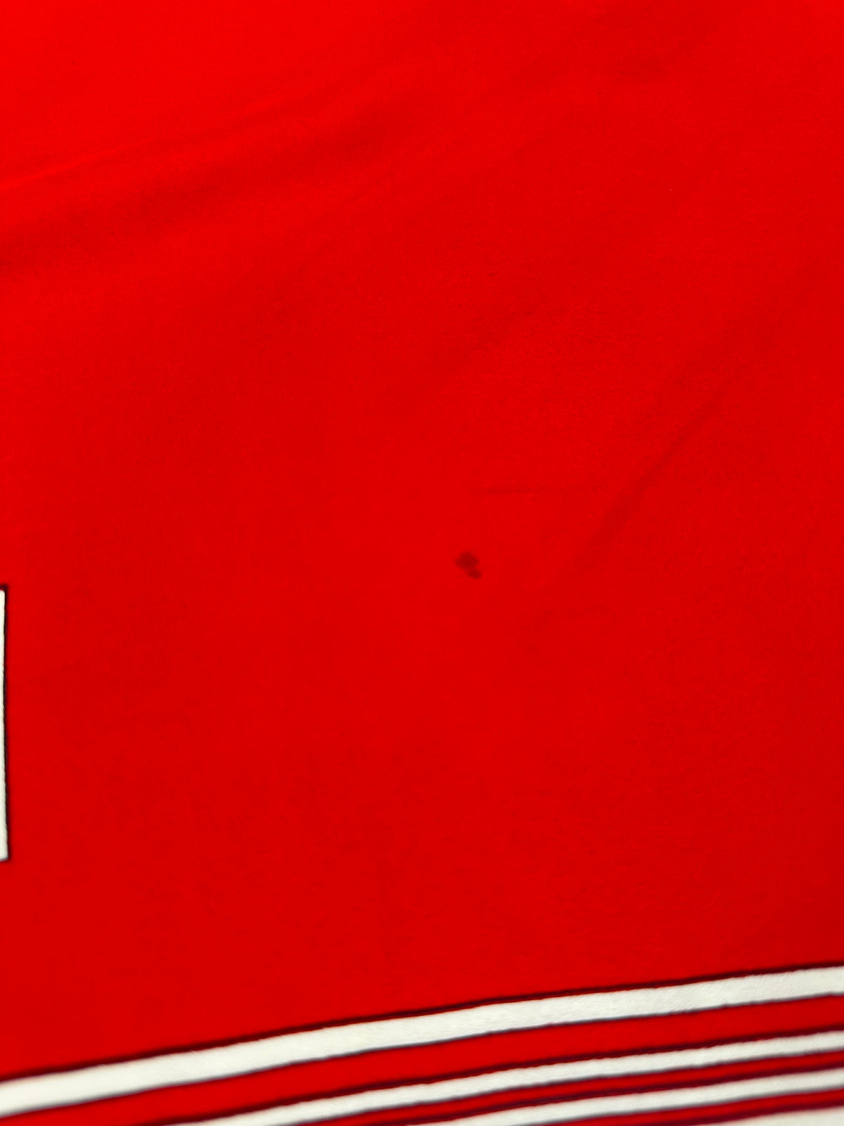 Carré Yves Saint Laurent en soie rouge et blanc motif rayures vintage authentique